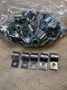 (Lotto di 54) Cinghia per tubi monoforo per condotto rigido 1/2" - Foto 1 di 6