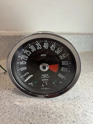 Smiths RVC 3810/00 tachometer Aston Martin DB5 DB6 8 Cylinder Engine Mint - Image 1 of 4