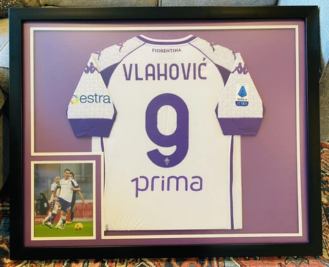 DUSAN VLAHOVIC MATCH WORN JERSEY/SHIRT FIORENTINA SERIE A 20/21 ONLUS COA FRAMED Cover