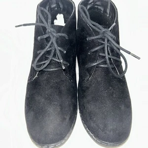 Avenue Hamilton Women’s Black Suede Ankle Boots Size 7W - Picture 1 of 7