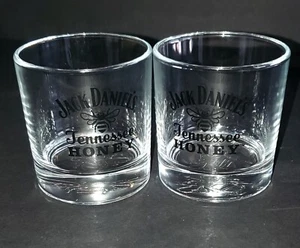 2 Jack Daniels Tennessee miele vetro goffrato ape sul fondo whisky  - Foto 1 di 5
