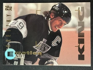 1995-96 Fleer SkyBox #81 Wayne Gretzky Los Angeles Kings NM-MINT or Better! - Picture 1 of 2