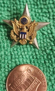 PIN INSIGNIA Y ESTRELLA PLATEADA ÁGUILA TONO DORADO MILITAR VINTAGE - Imagen 1 de 2