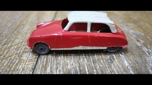 Ingap (Made in Italy) una piccola carrozza Citroen in plastica - Foto 1 di 2