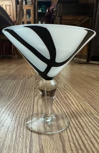 AMICI UMMANTELTES GLAS MIT ABSTRAKTEN BRAUN/SCHWARZEN LINIEN MUNDGEBLASENES MARTINI GLAS - Bild 1 von 4