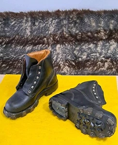 Vintage Swiss Army Mountain Infantry Paratrooper Unused Hobnail Boots US9,5/EU42 - Picture 1 of 13
