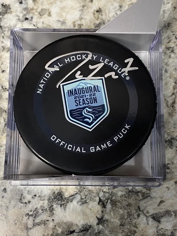 2020-21 SIGNED OFFICIAL NHL INAUGURAL GAME PUCK SEATTLE KRAKEN JORDAN EBERLE Cover