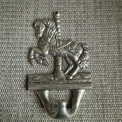 De colección Peltre 5" Carrusel Caballo Gancho Pared Colgador Guardería Decoración Llavero Foto 1 de 4