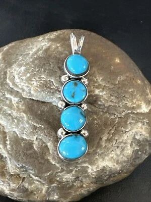Кулон навахо из чистого серебра с бирюзой яйцо Робин 4 камня 18336 - Изображение 1 из 4