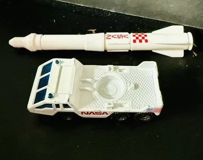 Matchbox 1985 Transporter Vehicle NASA Rocket Hauler 1:150 White Diecast Space - Image 1 of 4