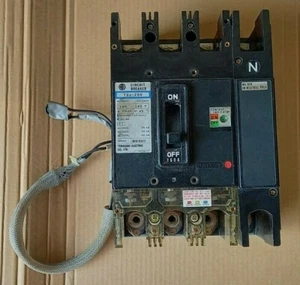 Interruttore automatico Terasaki Electric T0J-200 4 poli 125 - 160 A - Imagen 1 de 5