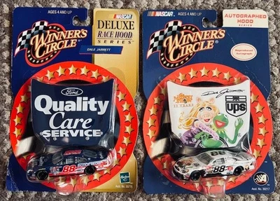 Lote de 2 autos Winners Circle Dale Jarrett #88 Ford Muppets/UPS/QC Ford fundido a presión 1/64 Foto 1 de 3