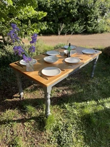 Beautiful Solid Oak Outdoor Indoor Table - Picture 1 of 13