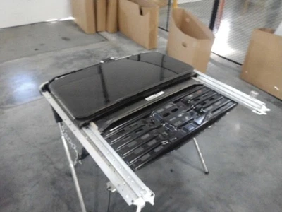 Used Roof Panel Glass fits: 2017 Gmc Yukon xl 1500 Crew Cab Grade A - Image 1 of 4