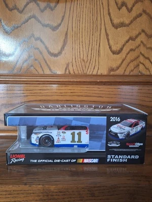 Denny Hamlin 2016 clips deportivos Darlington retro Darrell Waltrip 1/24 Lionel Foto 1 de 4