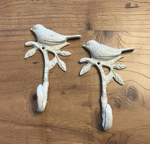 Ganchos de pared de metal pintado de pájaros de hierro fundido blanco colgante pesado encanto Cottagecore - Imagen 1 de 7