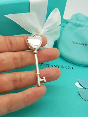 Tiffany & Co. Colgante medallón Italia llave corazón plata esterlina muy raro Foto 1 de 4