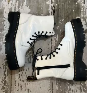 DR MARTENS White JADON Leather 8 hole lace platform boots US Ws 9 M's 8 EUR 41 - Picture 1 of 8