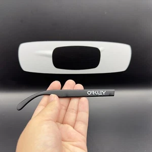 Oakley Frogskin Matte Black OEM Right Replacement Arm - Picture 1 of 3