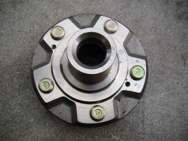 honda FRONT Wheel Hub For Acura 3.5 1996-04 TL,RL 44600SZ5000 - Image 1 of 1