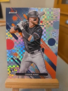 2025 Topps Finest Checkerboard Common SP RC Connor Norby #81 Miami Rookie - Bild 1 von 2