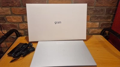 LG Gram 17" (17ZB90Q-G.AD79G) Core i7 12.Gen mit 32GB Ram & 1TB SSD - Bild 1 von 4