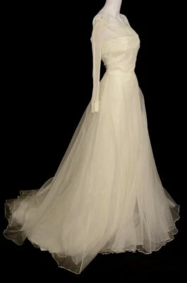 Vestido de baile de boda Jesus Peiro Sheer Illusion / Nuevo con etiquetas / Talla 10 $4425 Foto 1 de 4
