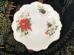 Royal Albert England Yuletide Bone China Trinket Dish - Bild 1 von 3