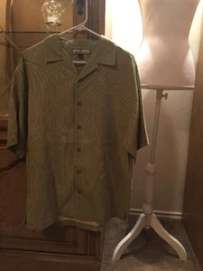 Ropa de vacaciones Tommy Bahama abotonada relax talla mediana para hombre - Imagen 1 de 12