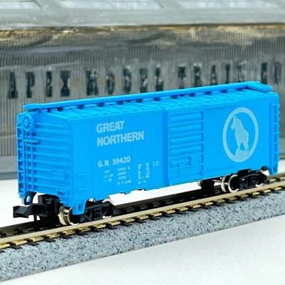 Atlas N Scale 3326 Great Northern 40ft Standard Single Door Boxcar GN 39420 - Image 1 of 4