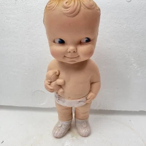 Vintage Junge in Windel mit Bär Puppe Edward Mobley Co 1964 Gummi Quietschspielzeug  - Bild 1 von 8