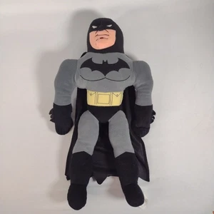 DC Comics Batman Caped Cuddle Pillow Buddy Modellino Peluche 22" - Foto 1 di 12