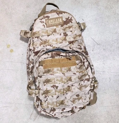 Mochila de hidratación USMC Camelbak HAWG 500 Asalto AOR1 Desierto MARPAT Camuflada Foto 1 de 4