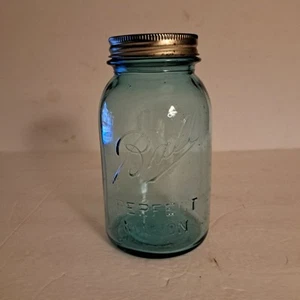 Vintage #7 Ball Perfect MASON blau getönt Quart Einmach Obst Glas mit Deckel  - Bild 1 von 17