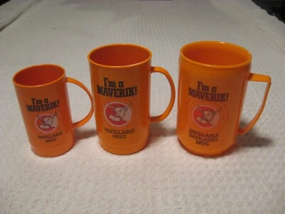 ¡Soy un inconformista vintage años 90! Taza y tazas de plástico aislado BULL Orange 32 oz y 16 oz Foto 1 de 4