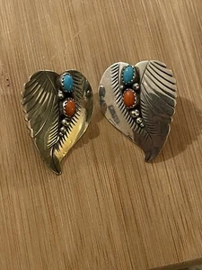 Boucles d'oreilles cloutées turquoise et corail sterling non marquées (testées) - Photo 1/7
