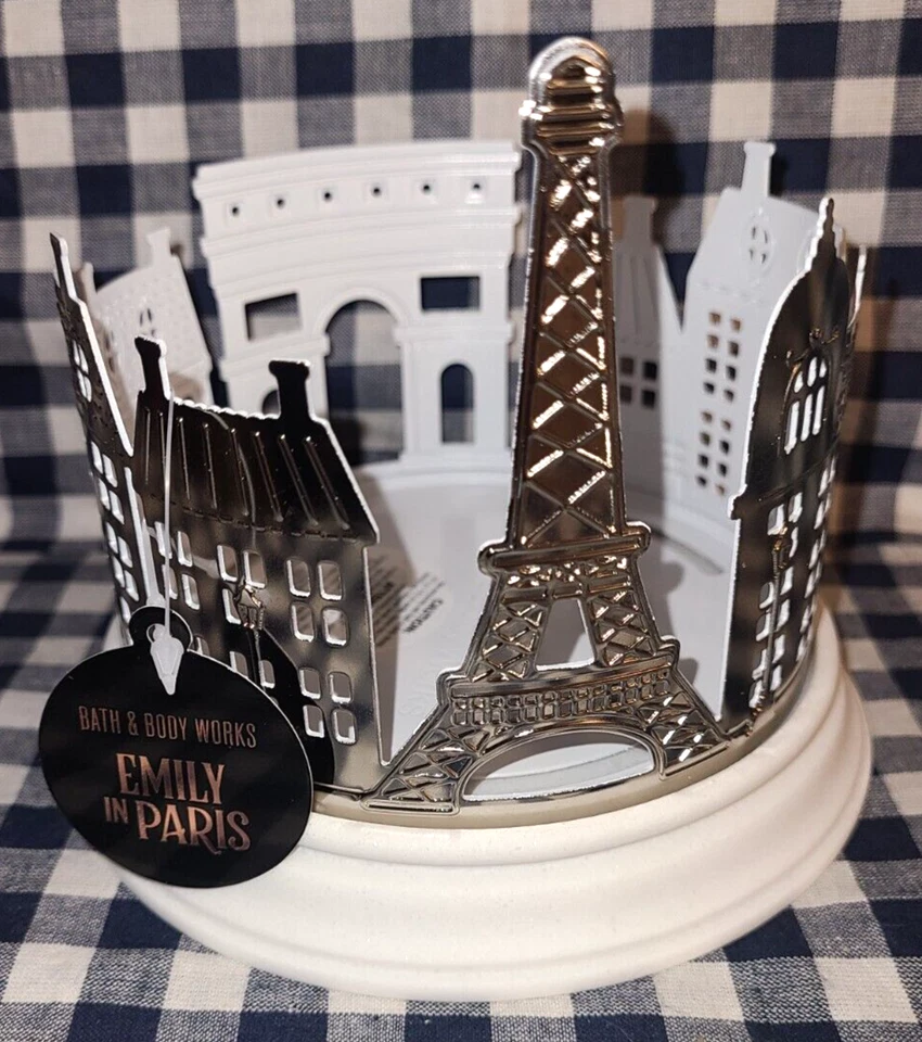 NUEVO Candelabro Paris Cityscape EMILY IN PARIS 3-Mechas Baño y Cuerpo Funciona Foto 1 de 3