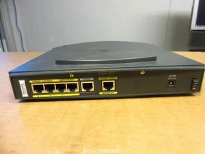 Routeur haut débit Ethernet sécurisé Cisco 831 4 ports 100,0 Mbit/s - hors bloc d'alimentation - Photo 1/1
