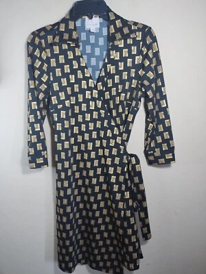 Платье с запахом Julie Brown Nyc черно-золотистое с геометрическим узором женское M - Изображение 1 из 4