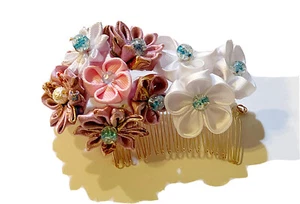 Cherry Blossom Design Japanese Kanzashi Hair Comb With White And Pink Flowers - Picture 1 of 6
