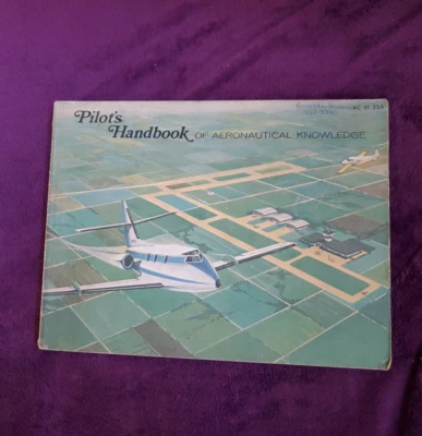 Manual de piloto de conocimiento aeronáutico 1971 usado Foto 1 de 4