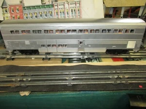  MTH SILVER ILLUMINATED PASSENGER CAR O GAUGE ~GOOD CONDITION - Picture 1 of 4
