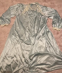vintage Miss Elaine Antron nylon Lace Robe long sleeve Union Made Blue - Picture 1 of 13
