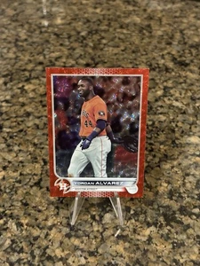 Topps Serie 2 2022 Jordan Álvarez #400 Red Cracked Ice/199 - Imagen 1 de 3