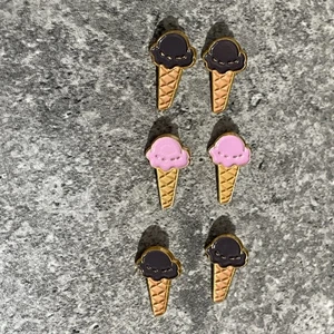 6 Gold Tone Metal Painted Ice Cream Cone Children's Button Lot 117-19 - Picture 1 of 5