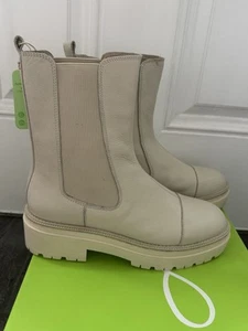 Sam Edelman Wellington Modern Ivory Block Heel Closed Toe Pull On Ankle Boots 10 - Picture 1 of 7