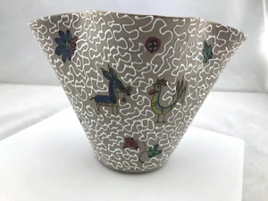 Vintage MCM Italienische Prise Vase mit Tieren, Blumen & weißer Glasur Design - Bild 1 von 12