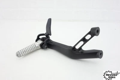 Soporte de clavija de pasajero trasero derecho Yamaha Yzf R1 R6 R7 OEM 2cr-2742l-01-00 Foto 1 de 4