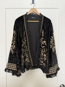 Giacca kimono Nasty Gal velluto ricamato con volant taglia 8 nero oro boho festival - Foto 1 di 12