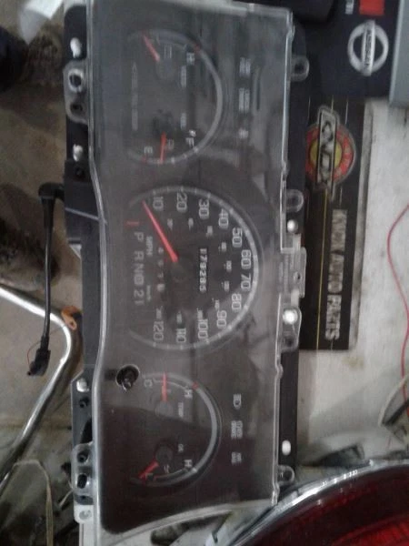 Velocímetro Cluster Column Shift Analógico MPH Se Adapta 03-05 CROWN VICTORIA 115653 Foto 1 de 2